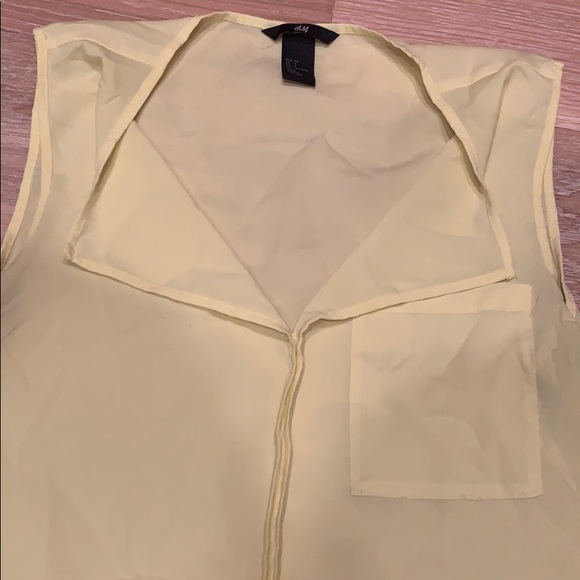 Sleeveless blouse - Picture 2 of 2